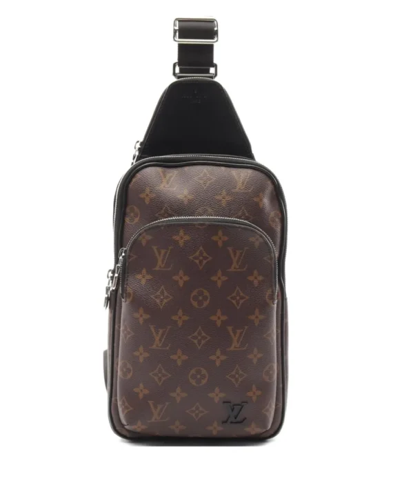 Louis Vuitton Avenue messenger bag